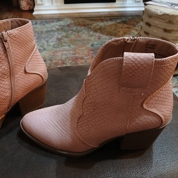 Womens Size 8 pink booties - Picture 4 of 10